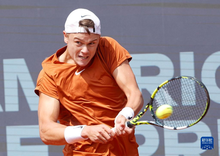 振奋不已 振奋不已